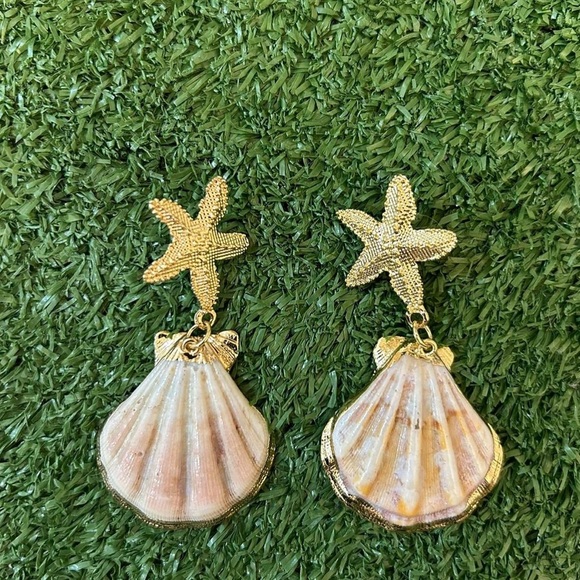 2/$30🌵 Gold Seashell Starfish Caspian Collection Earrings European Beachy NEW - Picture 7 of 9